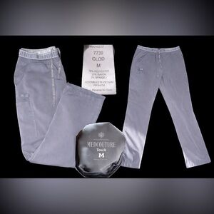 Med Couture - 2 pocket cargo scrub pants - cloud grey - Medium Regular - GUC